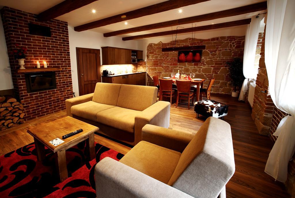 Apartments & Suites Zluta Hruska بلزن المظهر الخارجي الصورة