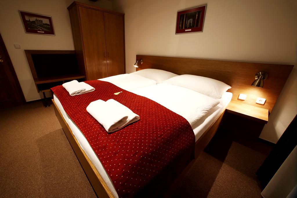 Apartments & Suites Zluta Hruska بلزن المظهر الخارجي الصورة