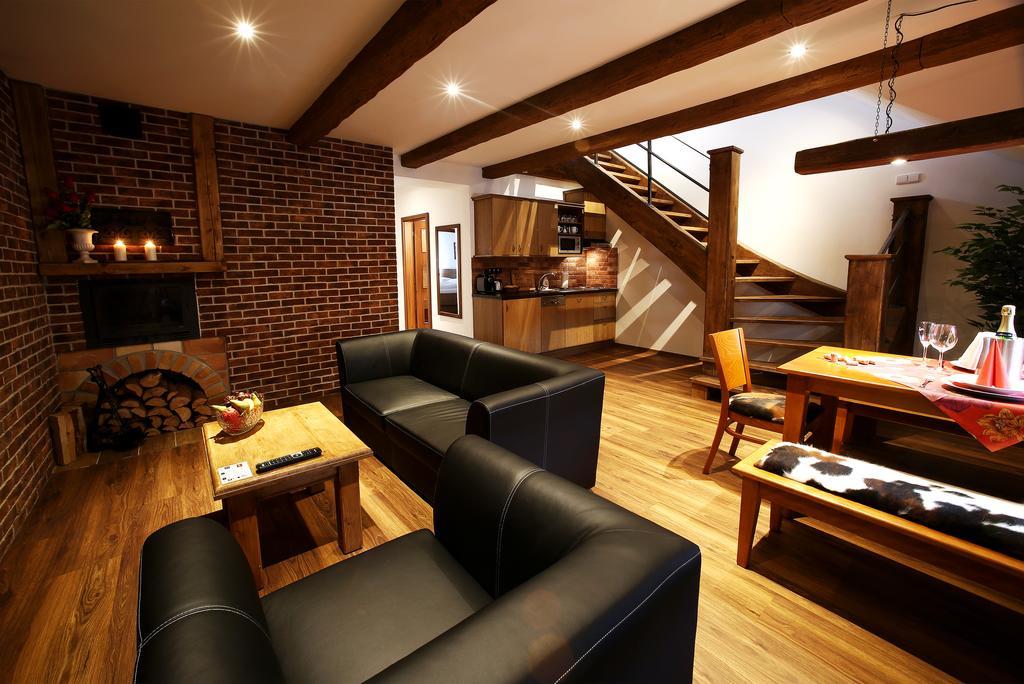 Apartments & Suites Zluta Hruska بلزن المظهر الخارجي الصورة