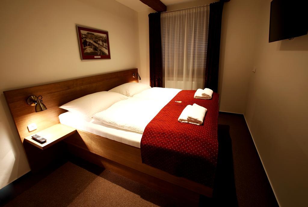 Apartments & Suites Zluta Hruska بلزن المظهر الخارجي الصورة