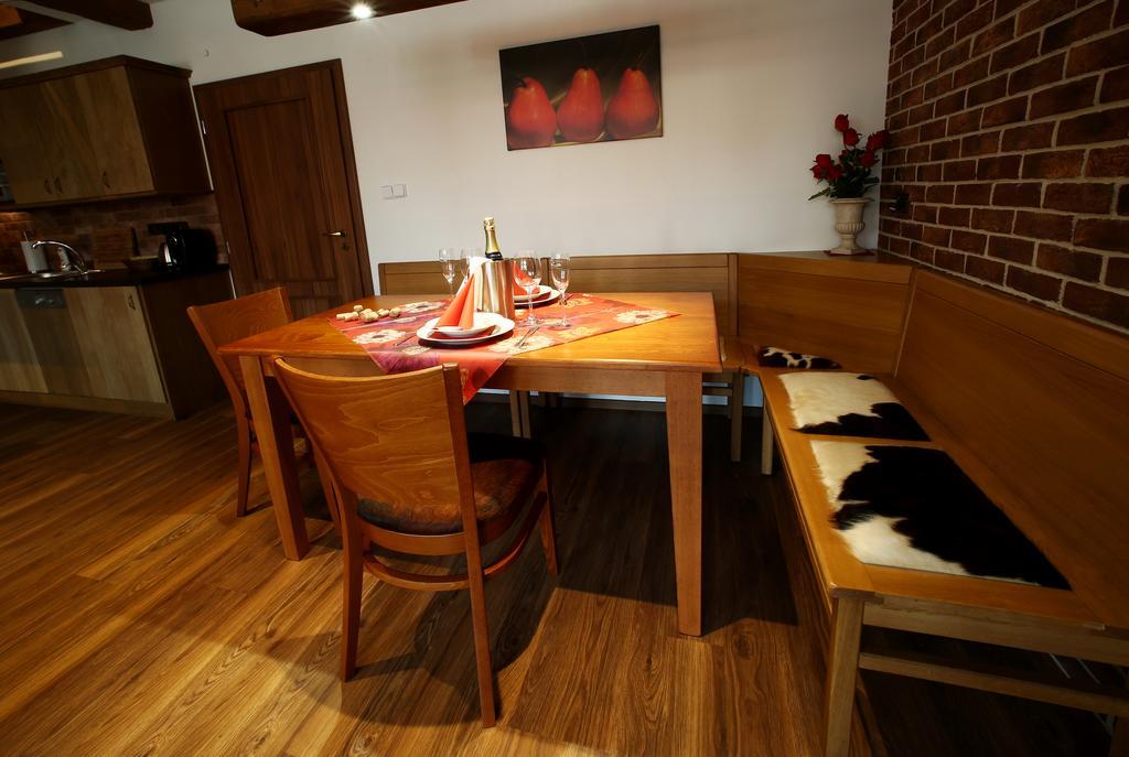 Apartments & Suites Zluta Hruska بلزن المظهر الخارجي الصورة